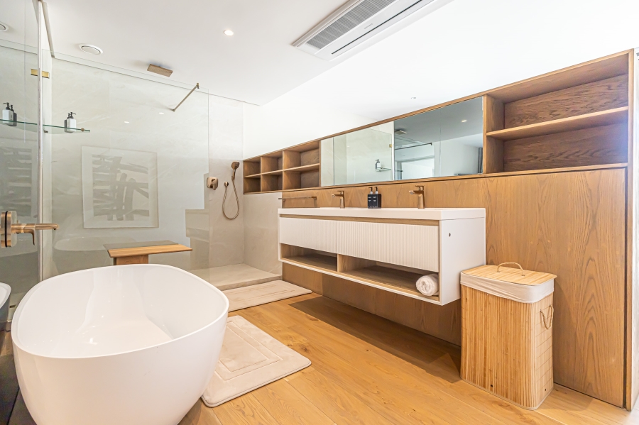 To Let 4 Bedroom Property for Rent in Fresnaye Western Cape